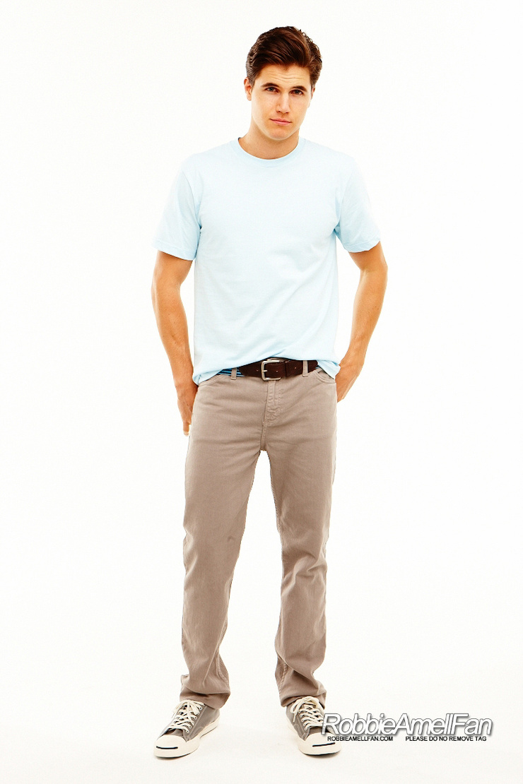 Robbie Amell