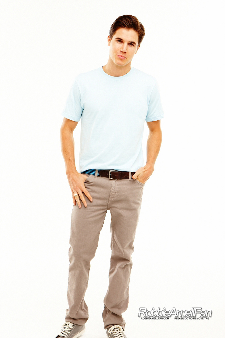 Robbie Amell
