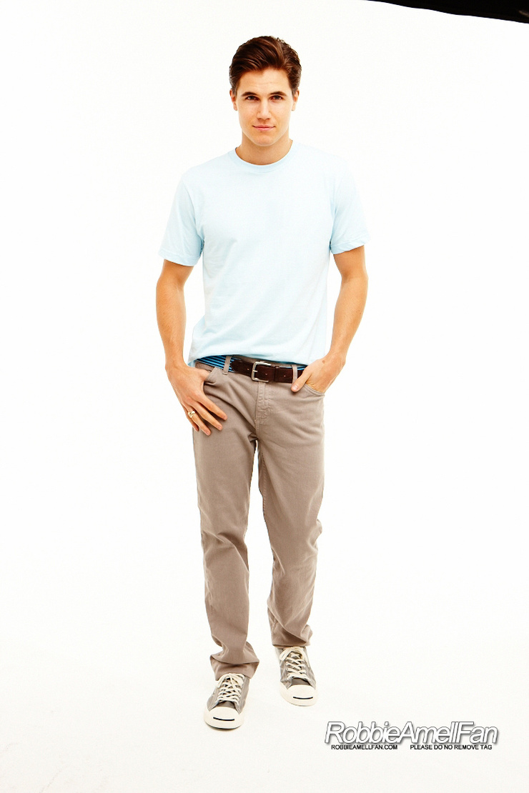 Robbie Amell