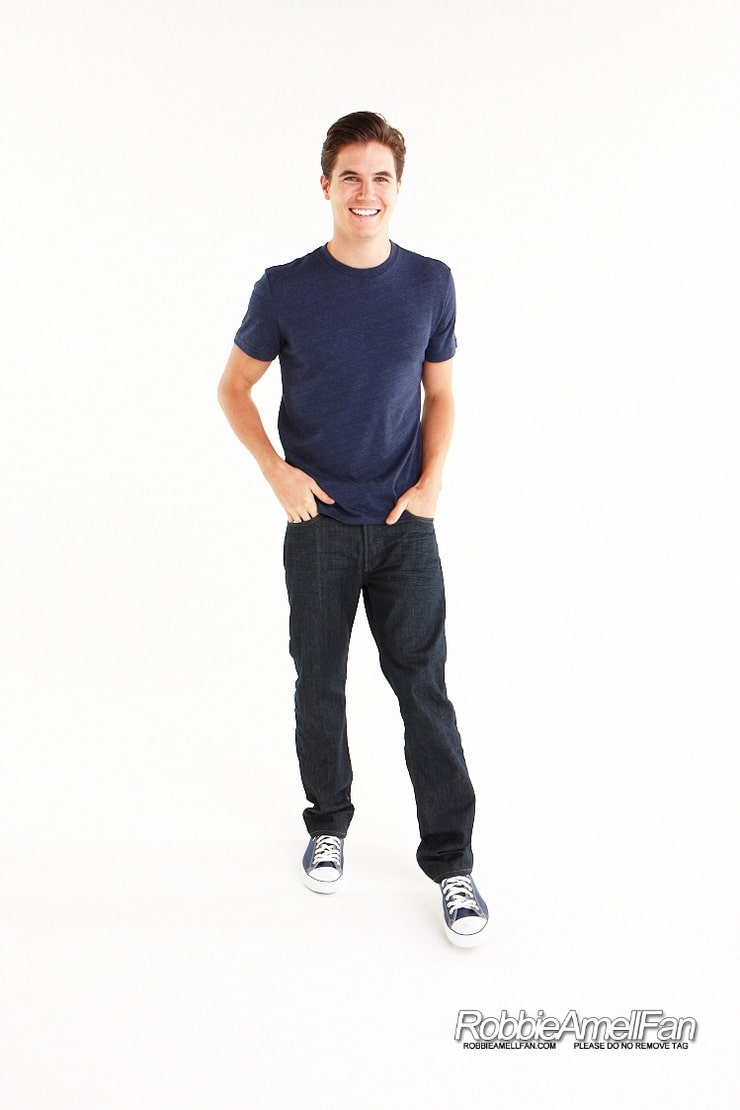 Robbie Amell