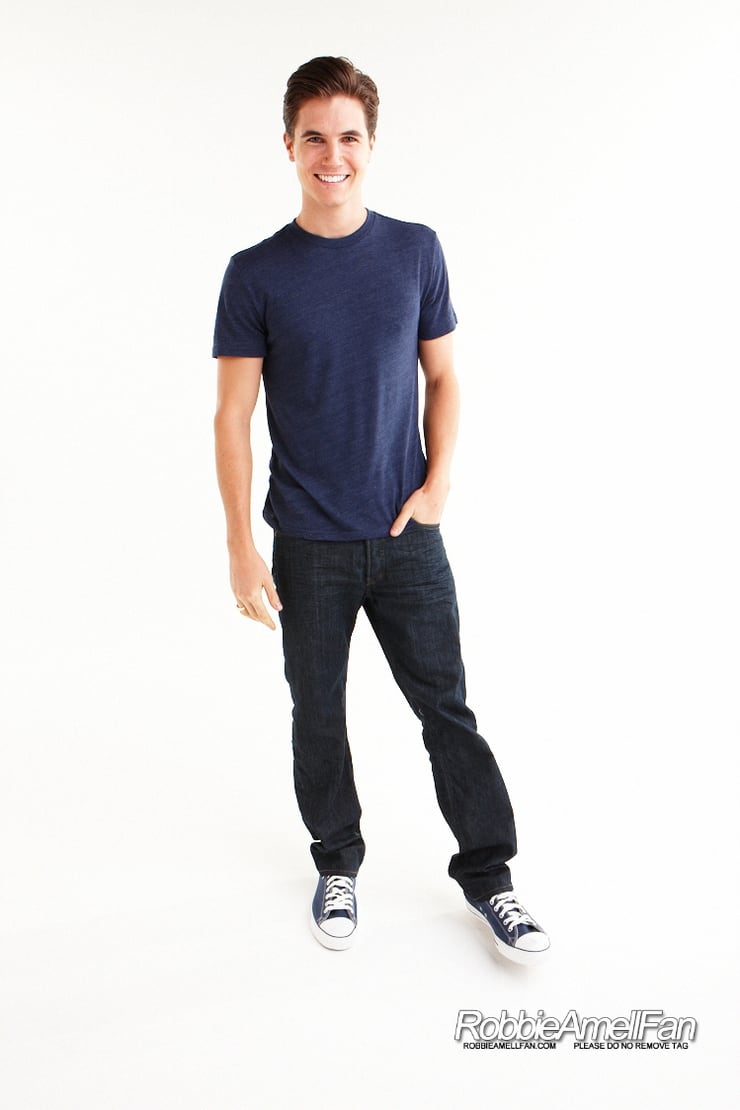 Robbie Amell