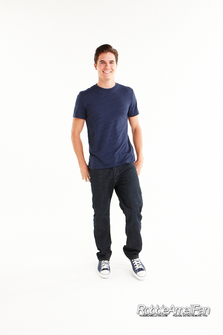 Robbie Amell