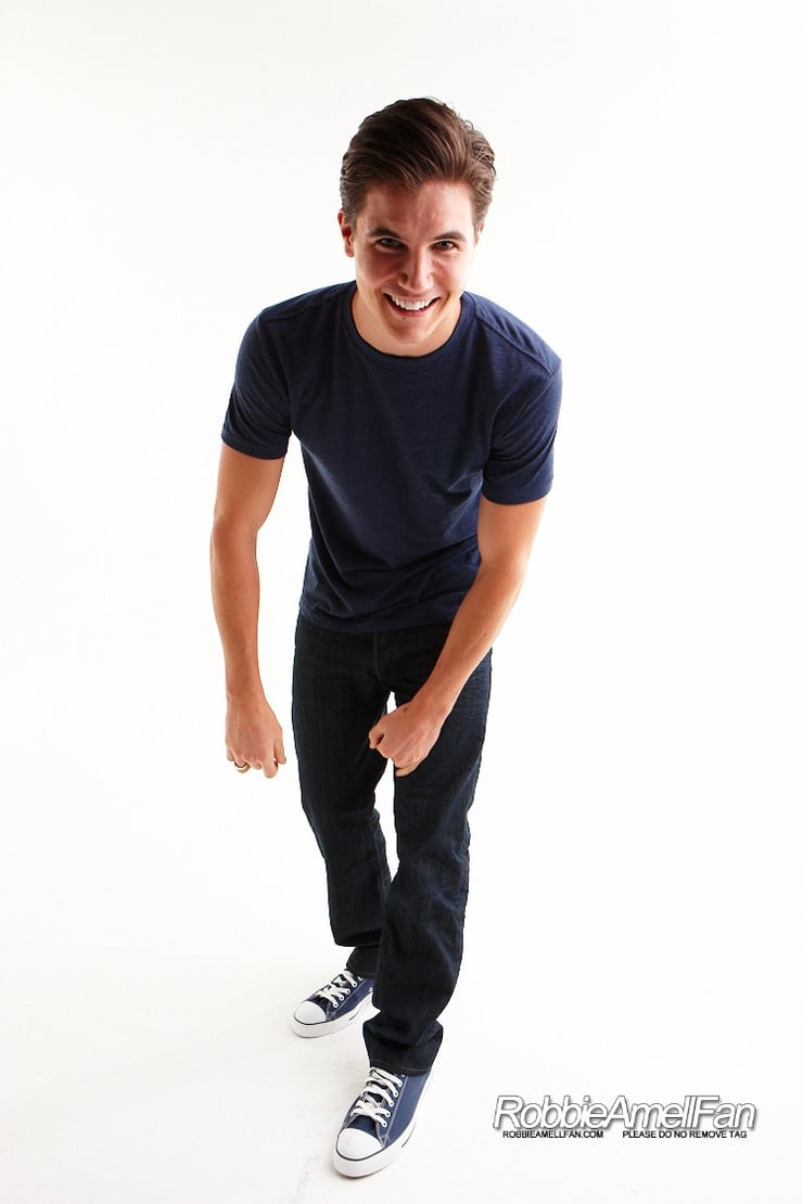 Robbie Amell