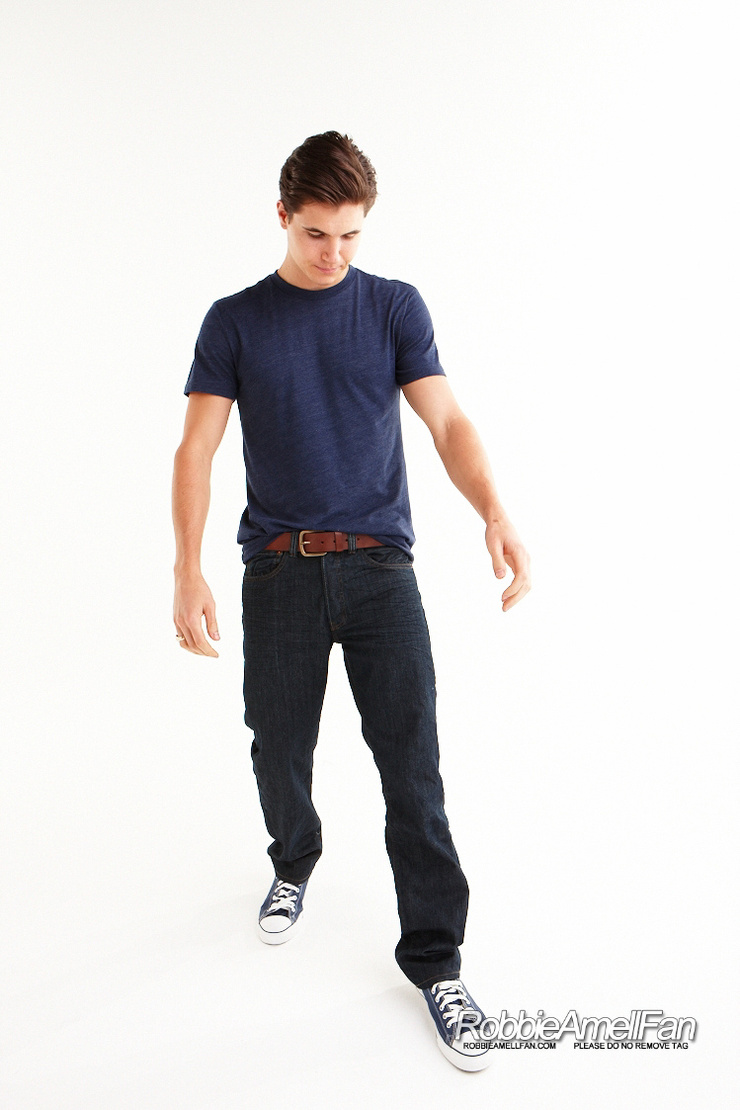 Robbie Amell
