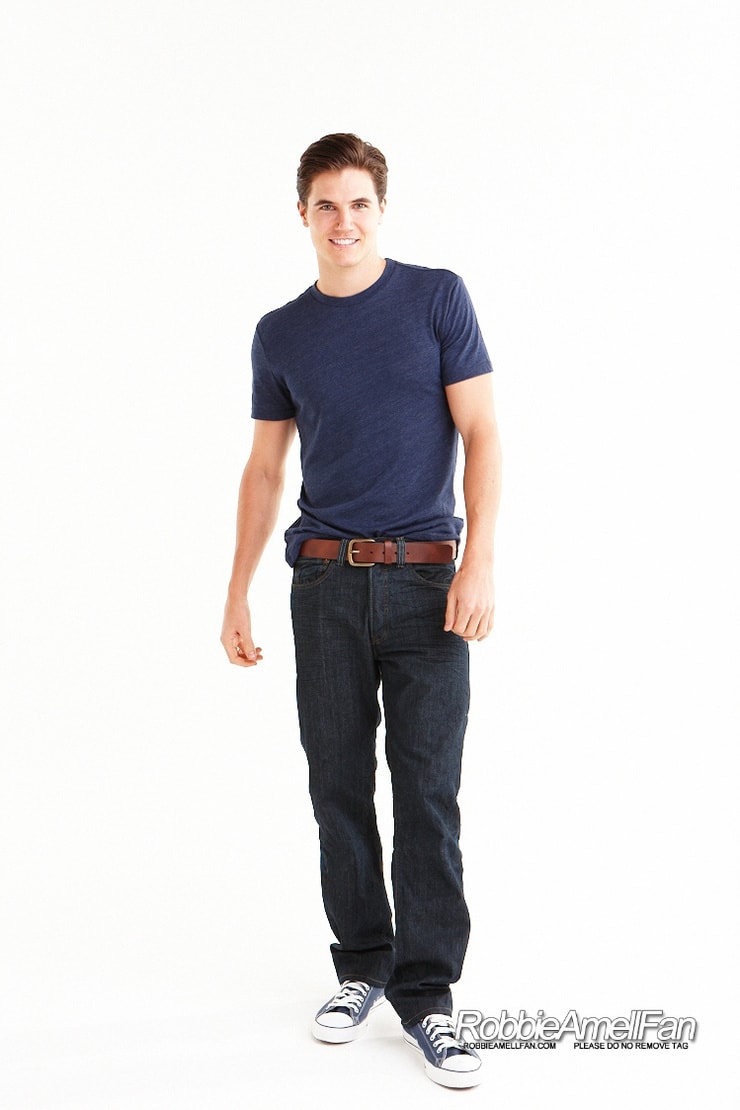 Robbie Amell