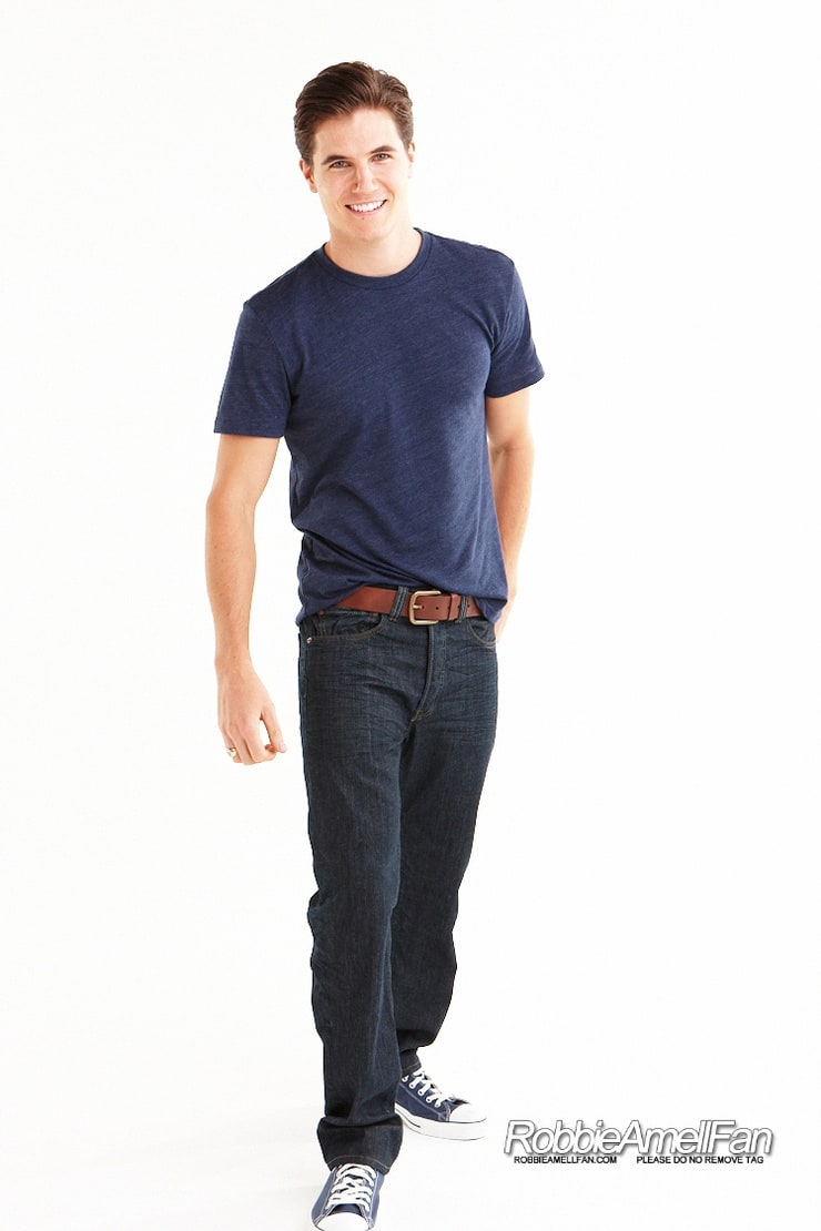 Robbie Amell