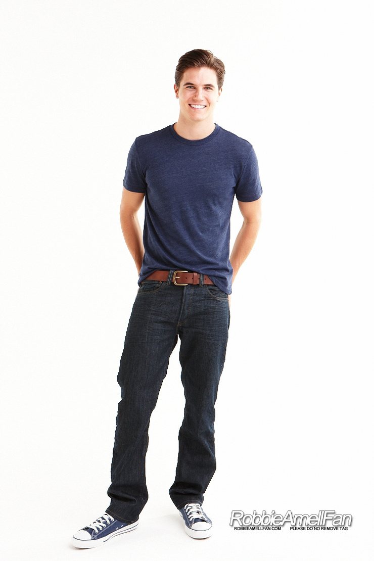Robbie Amell