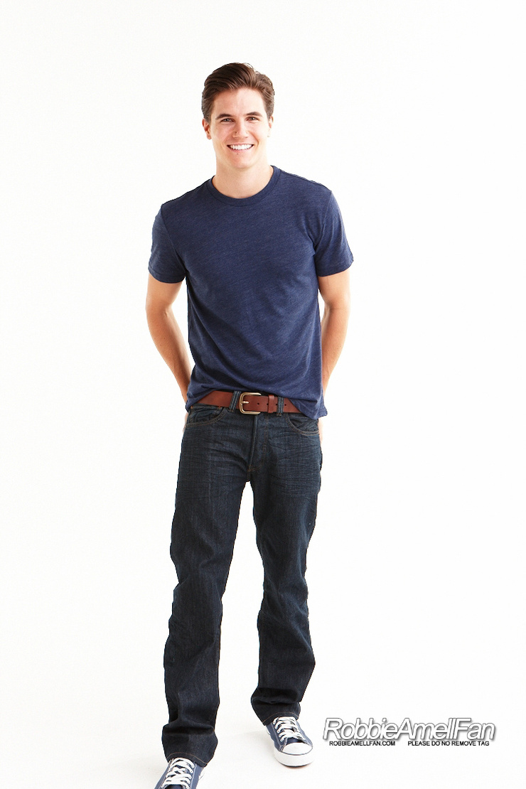 Robbie Amell