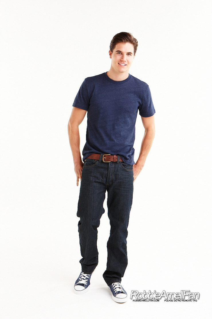 Robbie Amell