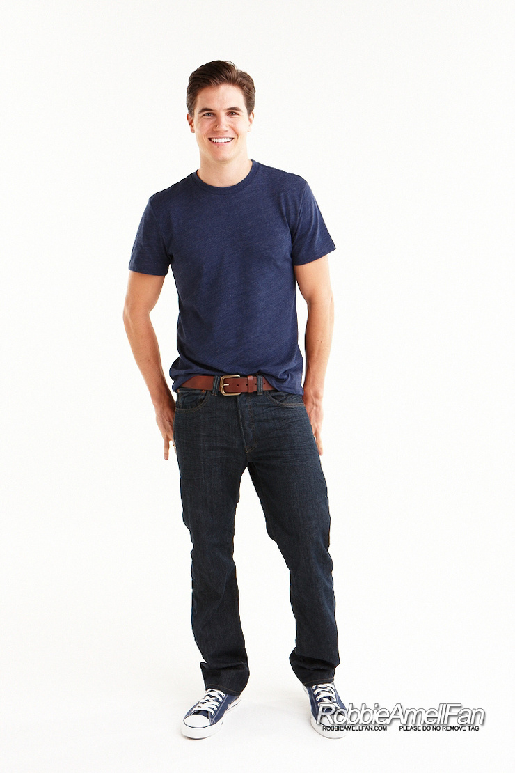 Robbie Amell