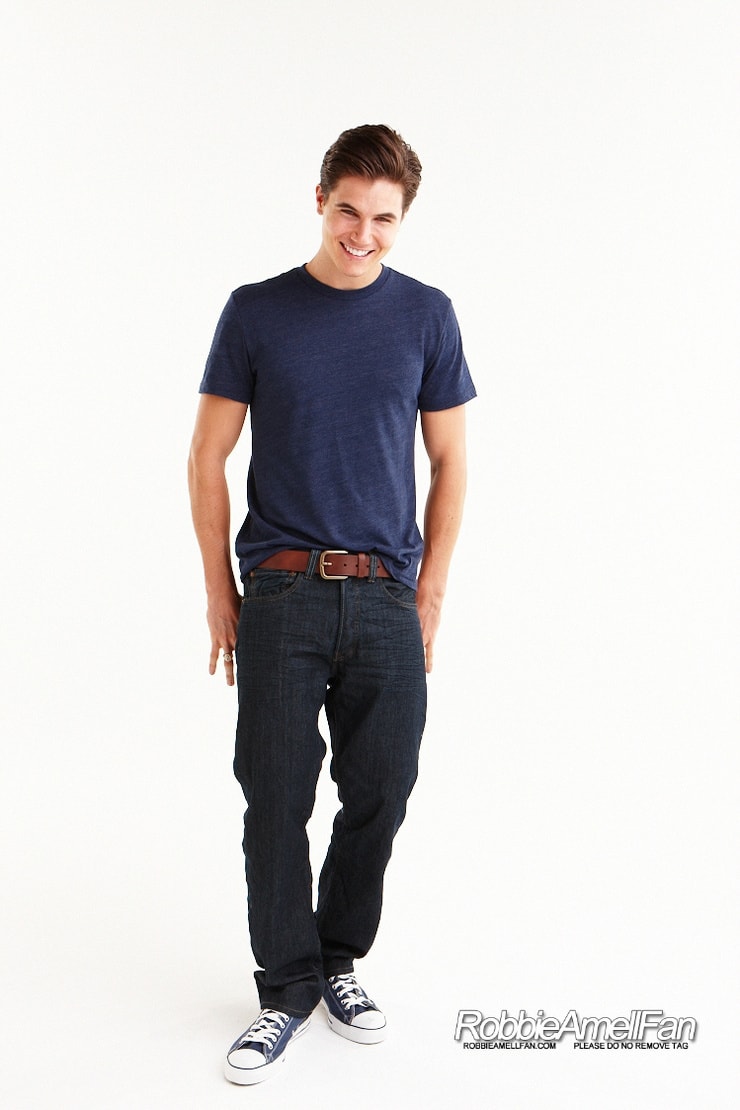 Robbie Amell