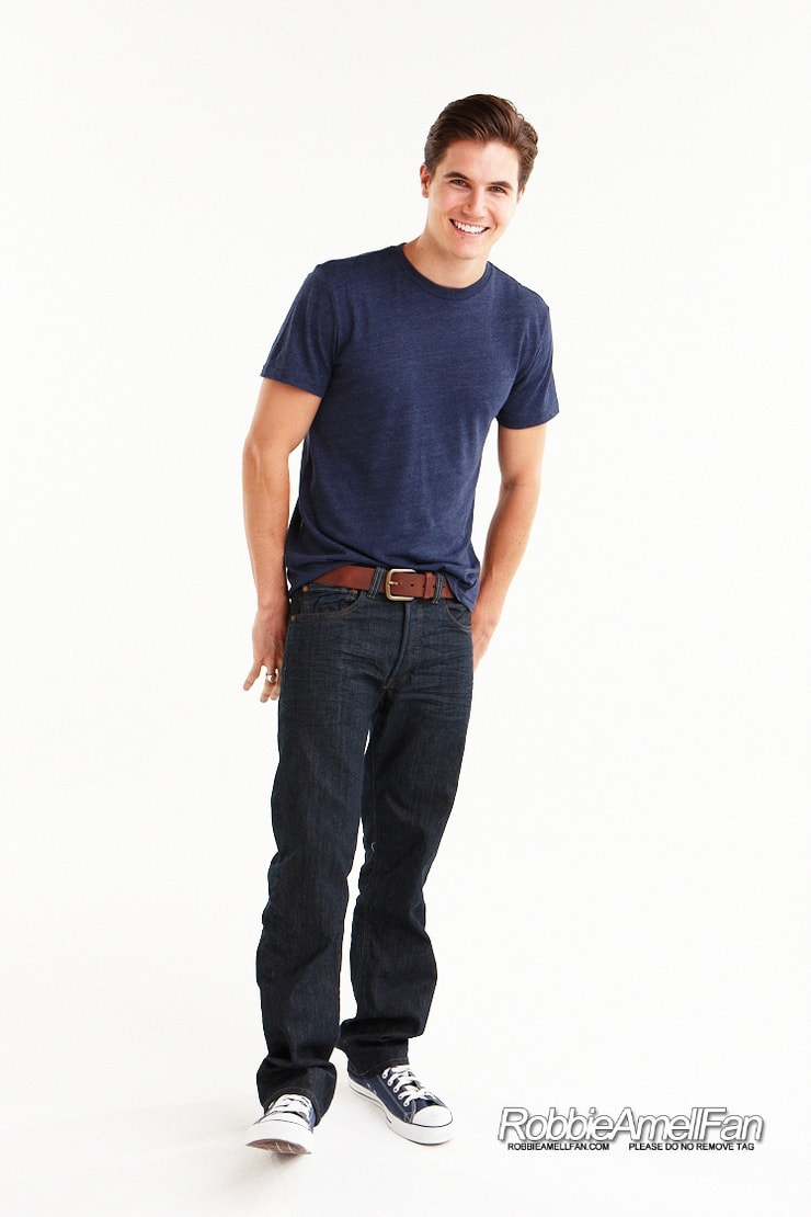 Robbie Amell
