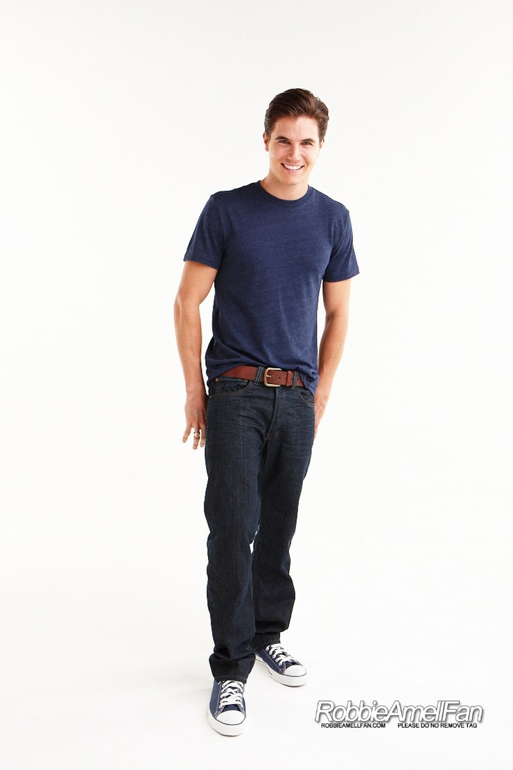 Robbie Amell