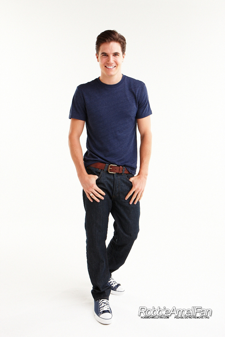 Robbie Amell