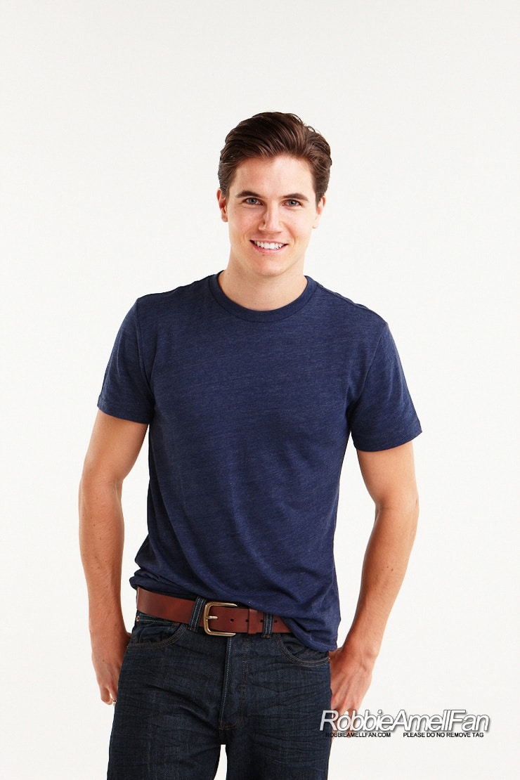 Robbie Amell