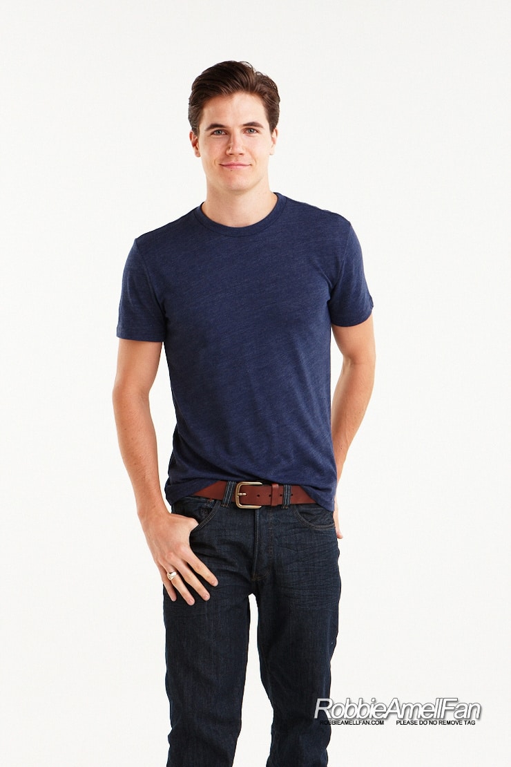 Robbie Amell