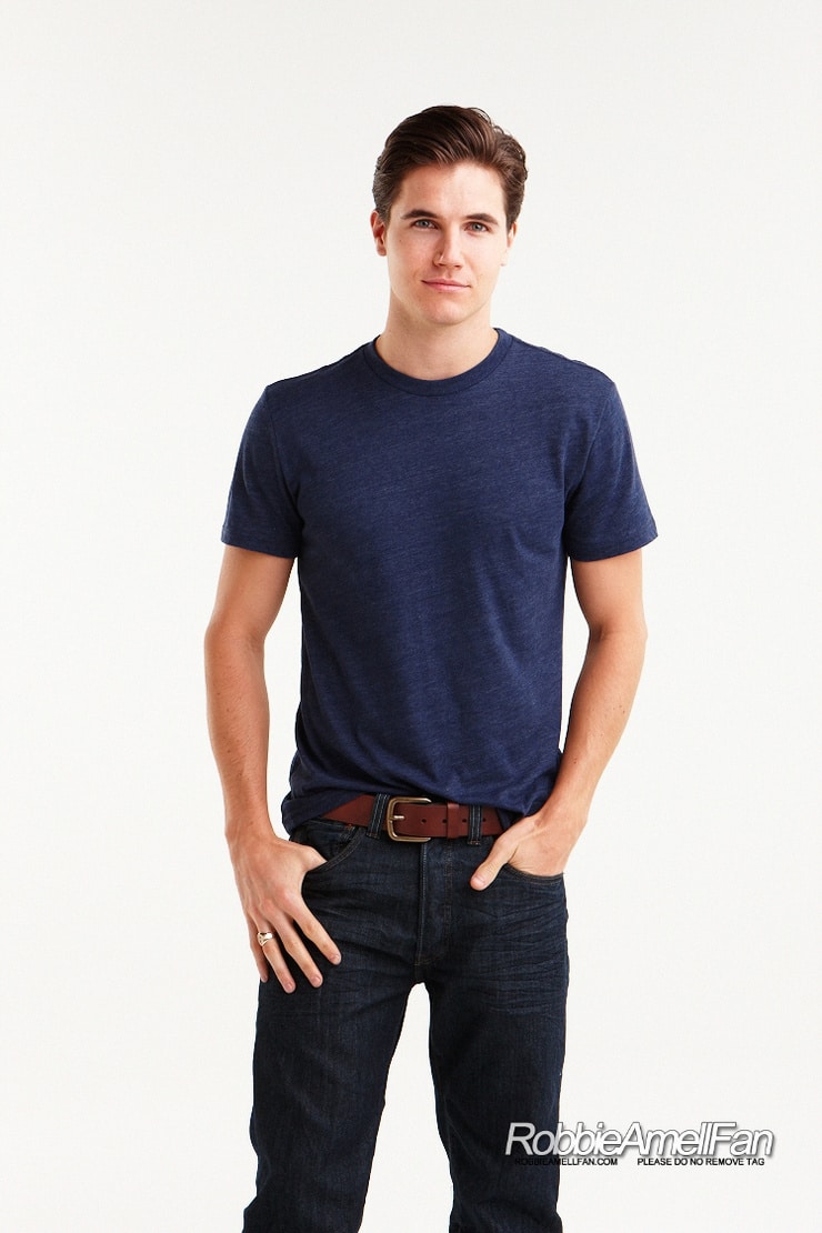 Robbie Amell