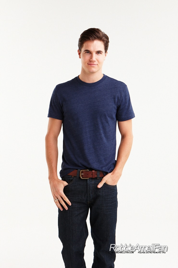 Robbie Amell