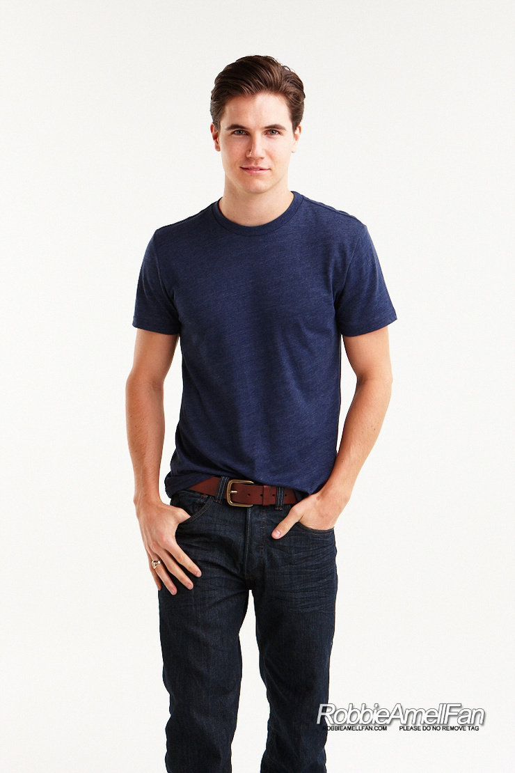 Robbie Amell