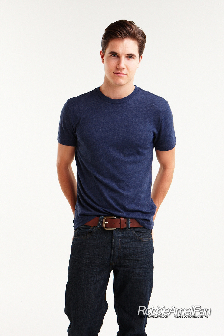 Robbie Amell