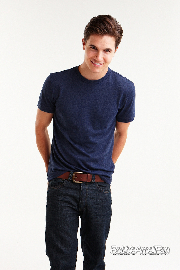 Robbie Amell