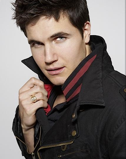 Robbie Amell