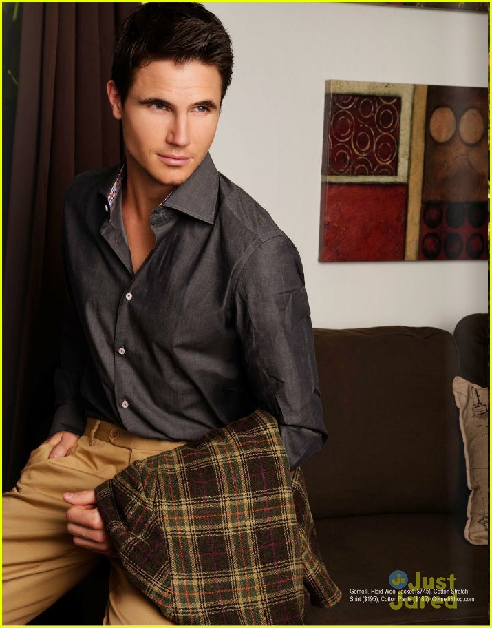 Robbie Amell