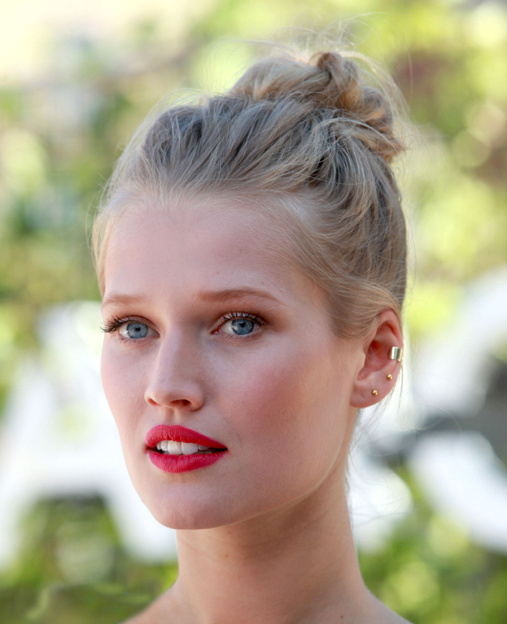 Toni Garrn Toni Garrn