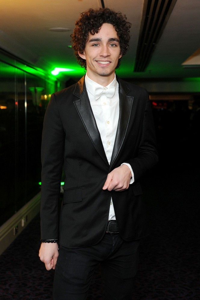 Robert Sheehan