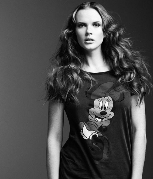 Anne Vyalitsyna Anne Vyalitsyna