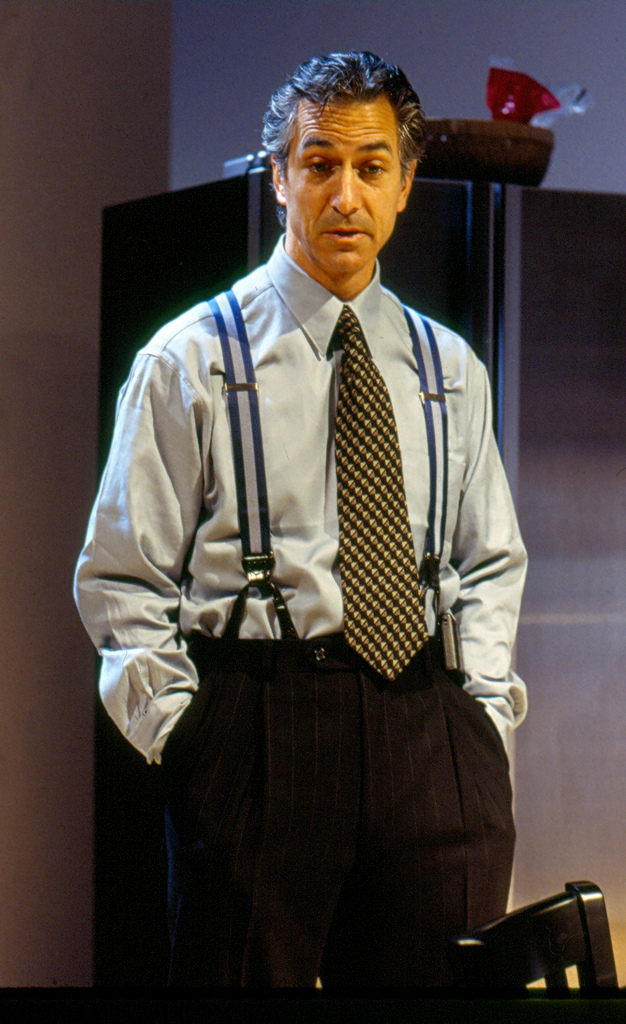 David Strathairn