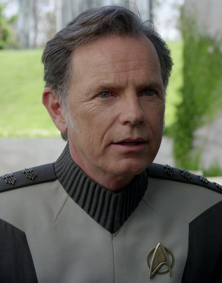 Christopher Pike (Bruce Greenwood)