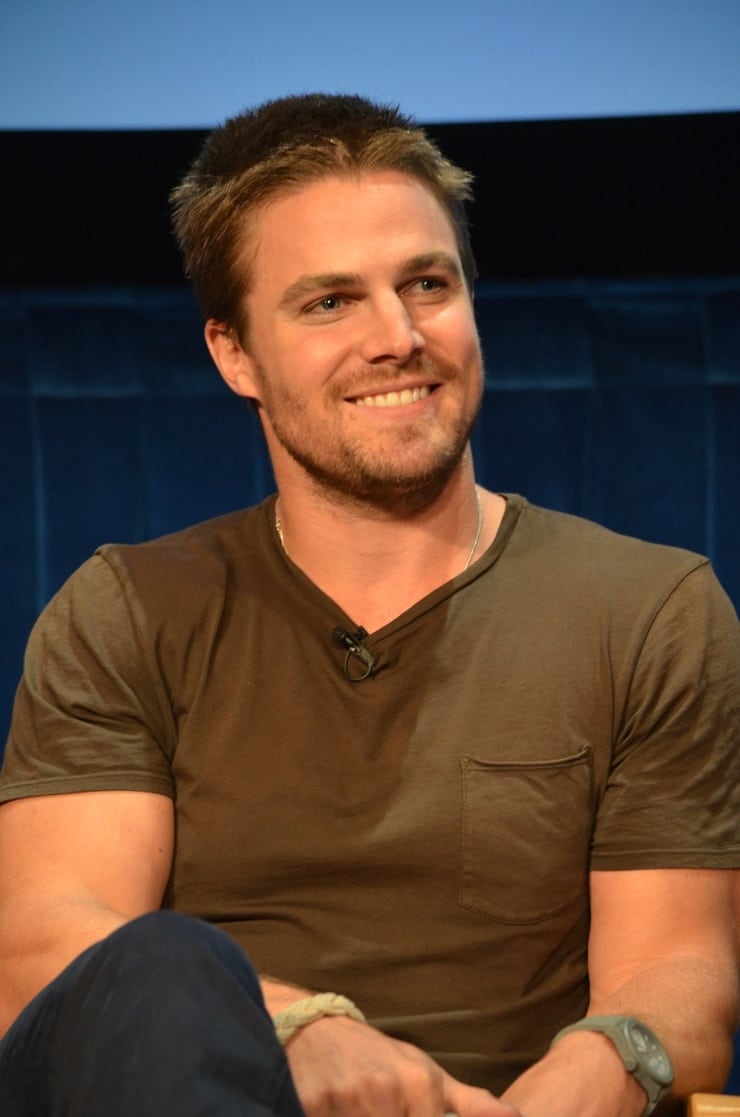 Stephen Amell in vampire diaries youtube