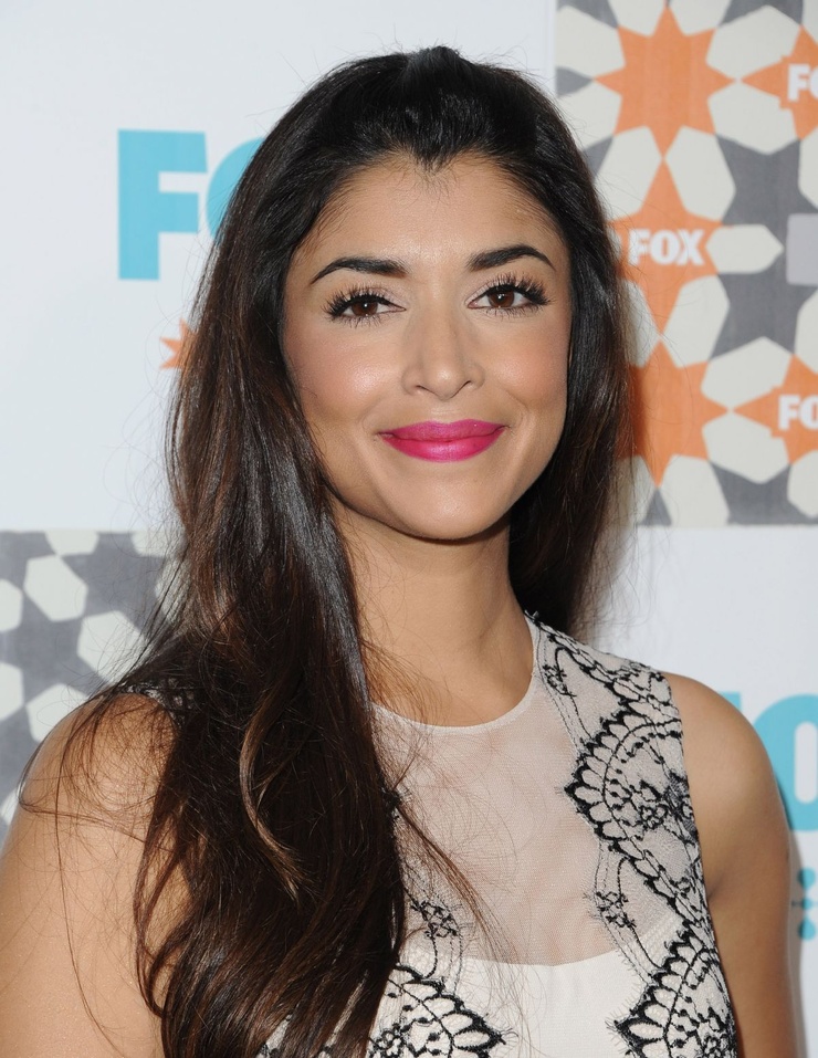 Hannah Simone Hannah Simone