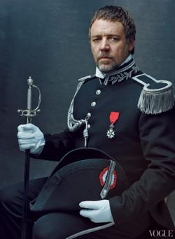 Inspector Javert (Russell Crowe)