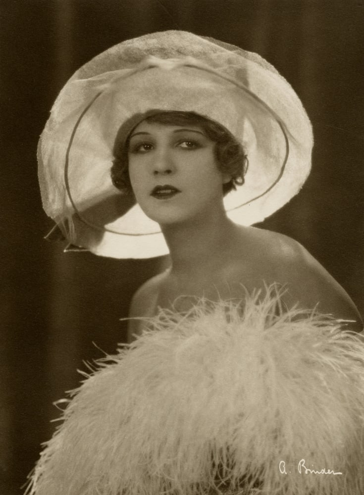 Lili Damita