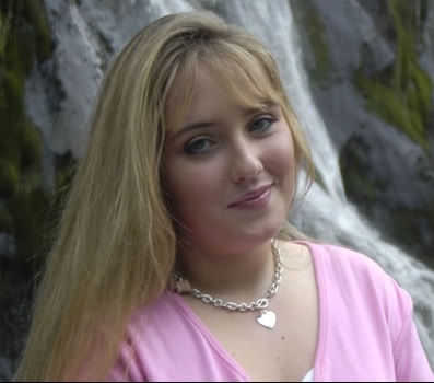 Chloe Agnew