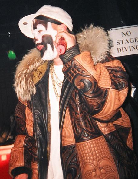 Shaggy 2 Dope