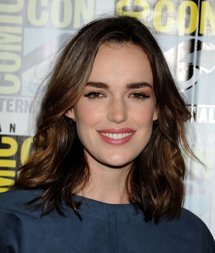 Elizabeth Henstridge Elizabeth Henstridge