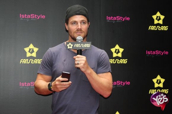 Stephen Amell