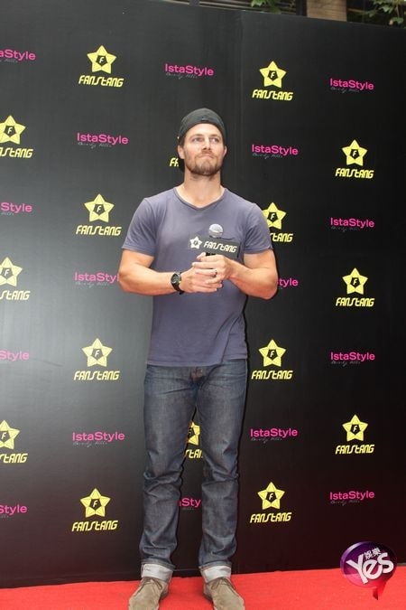 Stephen Amell