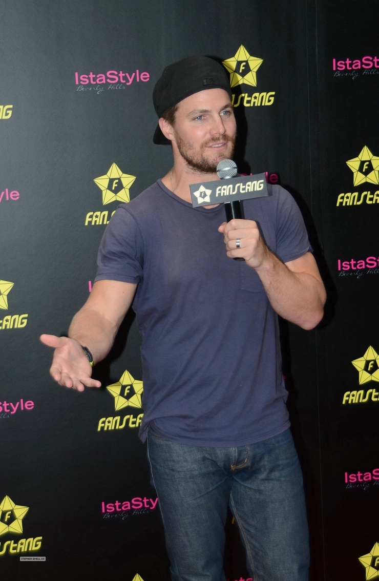 Stephen Amell