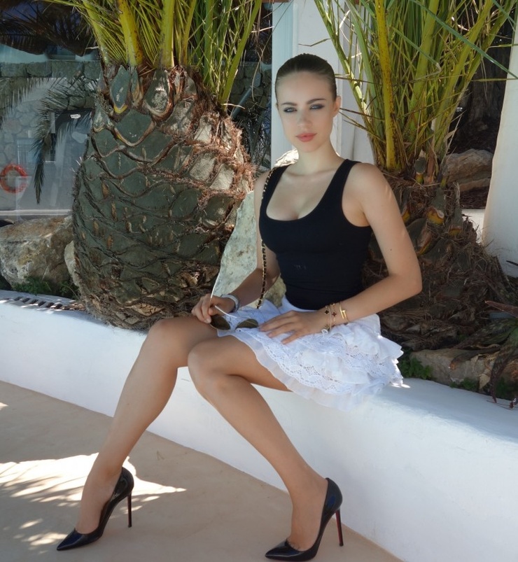 Xenia Tchoumitcheva Xenia Tchoumitcheva