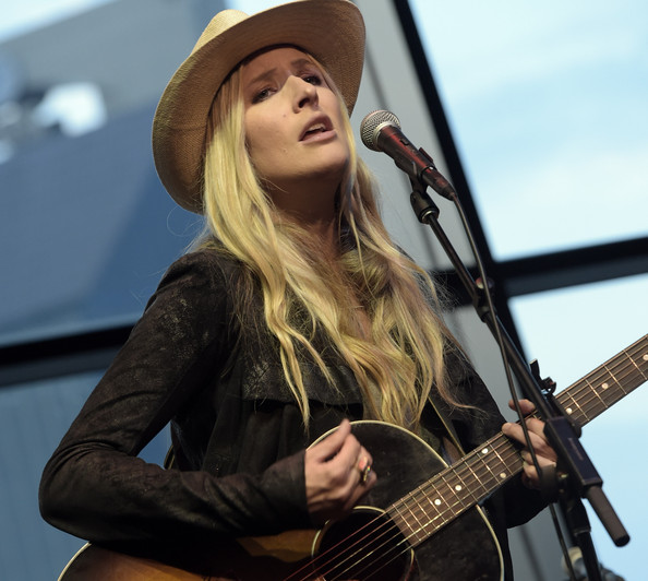 Holly Williams Holly Williams