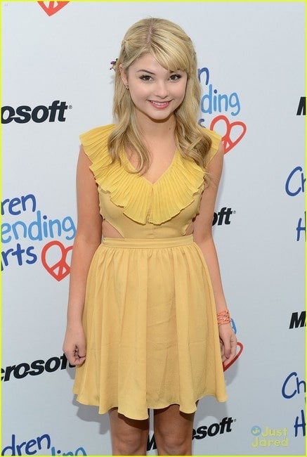 Stefanie Scott