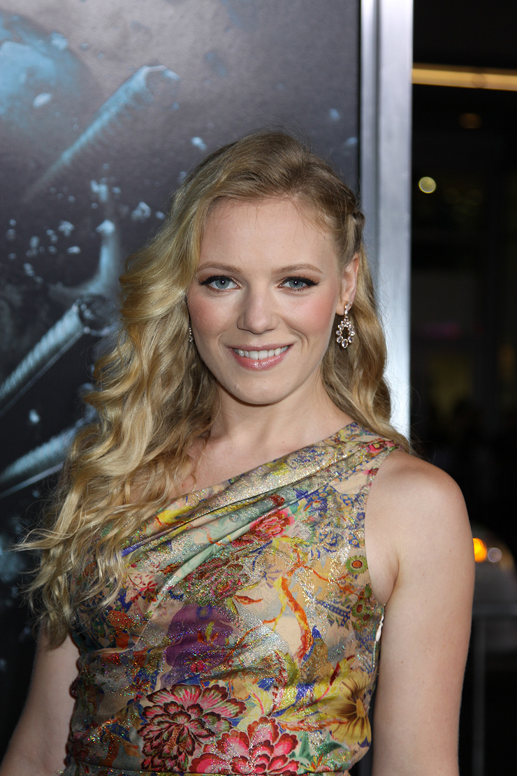 Emma Bell Emma Bell