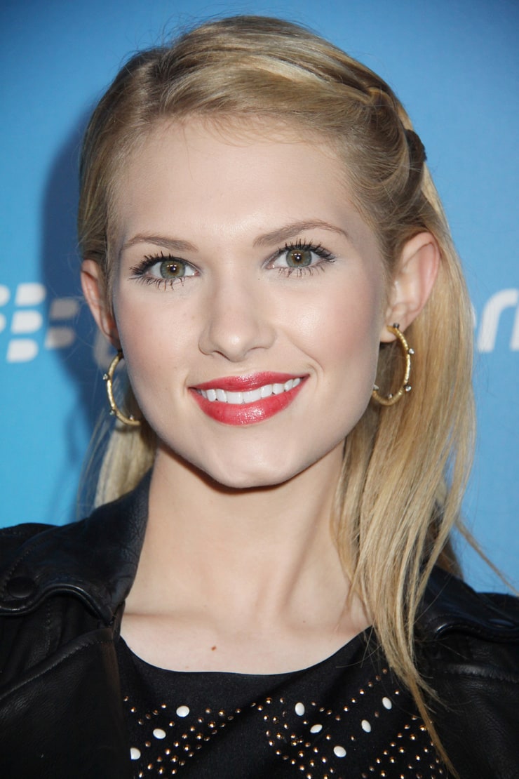 Image of Claudia Lee