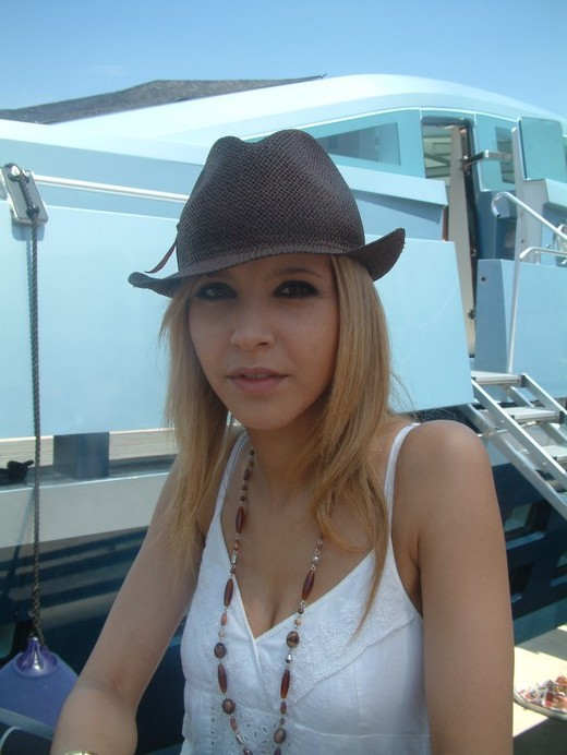 Najoua Belyzel