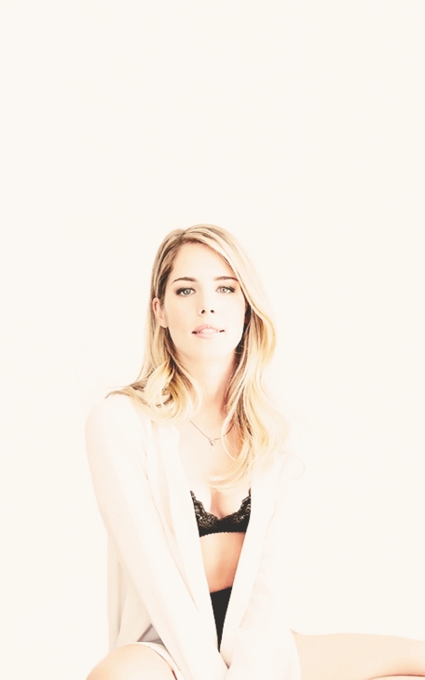 Emily Bett Rickards Emily Bett Rickards