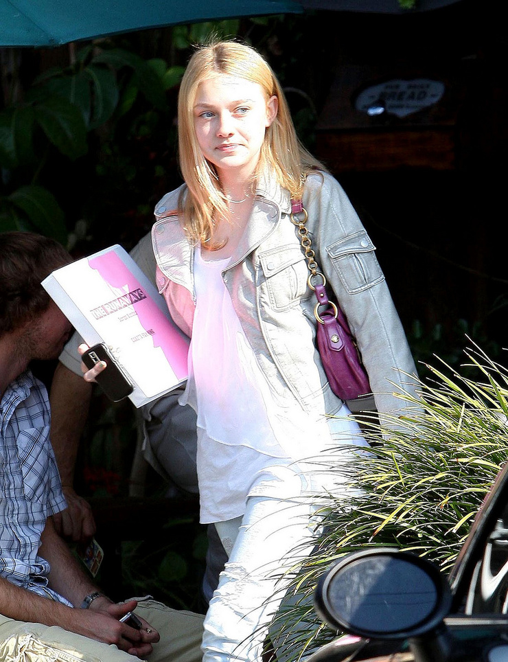 Dakota Fanning Dakota Fanning